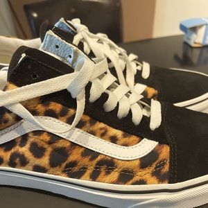 Size 9.5 Women’s Leopard print Vans